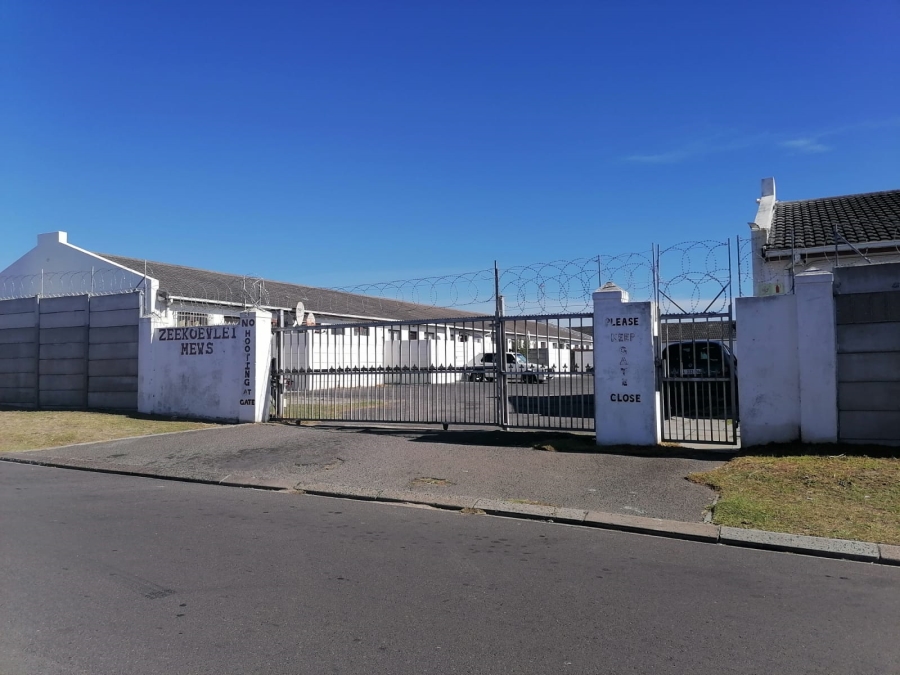 2 Bedroom Property for Sale in Grassy Park Western Cape